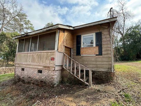 Photo of 108 East Jerger Street, Thomasville, GA 31792 (MLS # 397917)