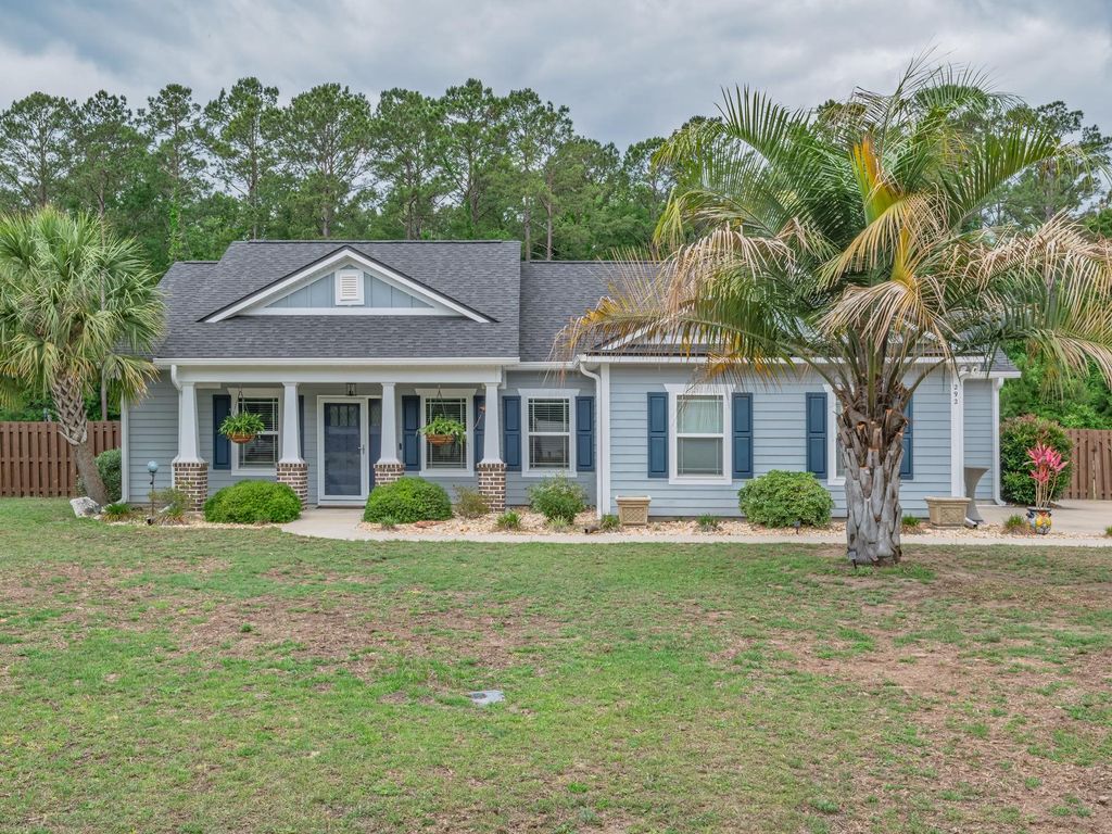 Photo of 292 Parkside Circle, Crawfordville, FL 32327 (MLS # 399411)