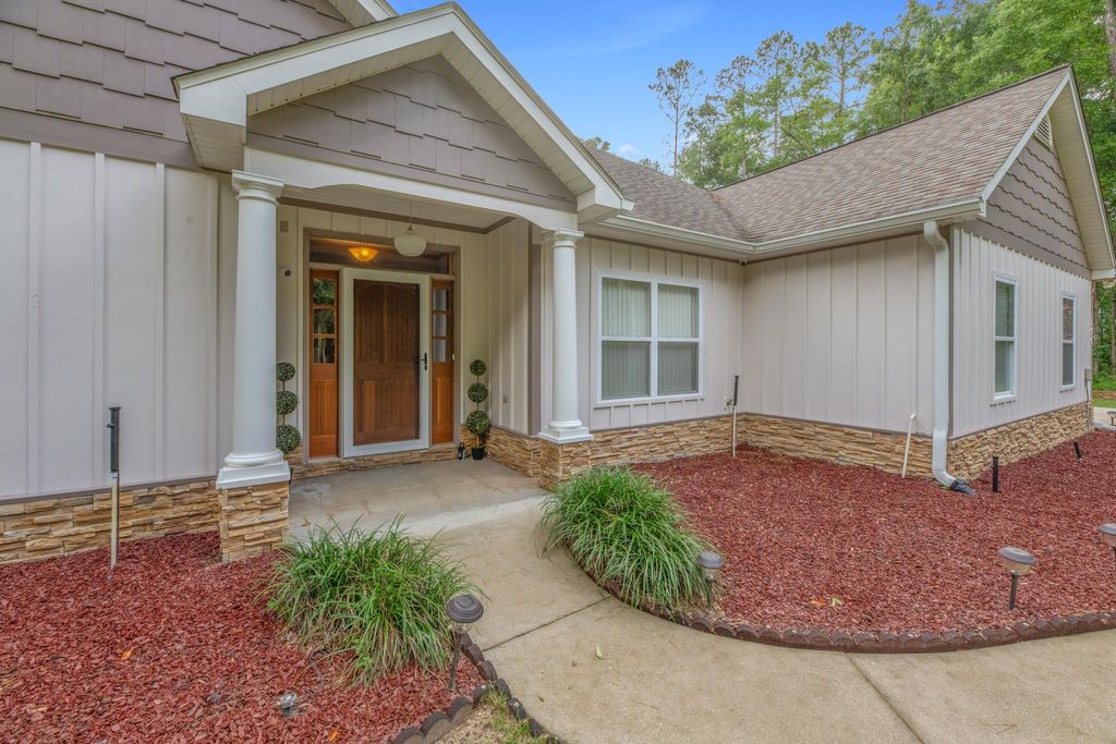 Photo of 196 Audubon Drive, Havana, FL 32333 (MLS # 400573)