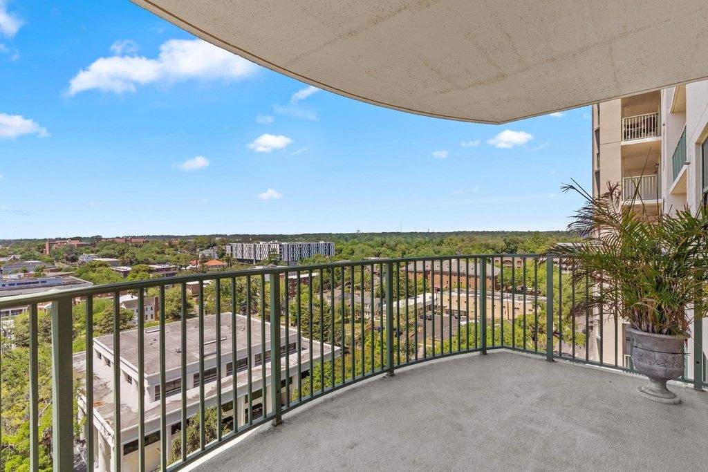 Photo of 300 S Duval Street #911, Tallahassee, FL 32301 (MLS # 390213)