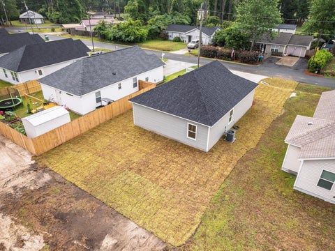Tiny photo for 74 Redman Road, Crawfordville, FL 32327 (MLS # 401508)