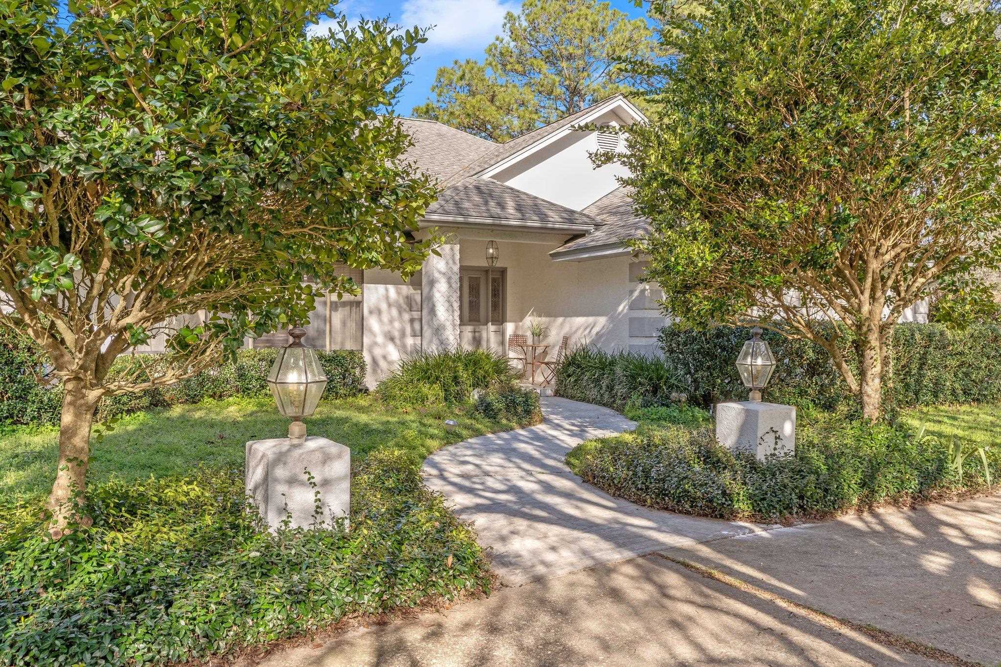 6069 Thackeray Lane