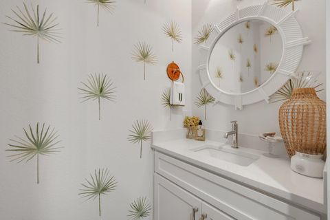 Tiny photo for 401 Meridian Place, Tallahassee, FL 32303 (MLS # 395087)