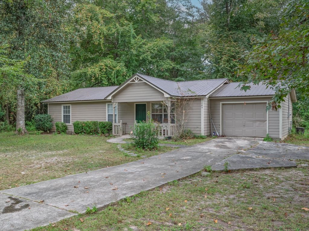 Photo of 143 Ann Circle, Crawfordville, FL 32327 (MLS # 392808)