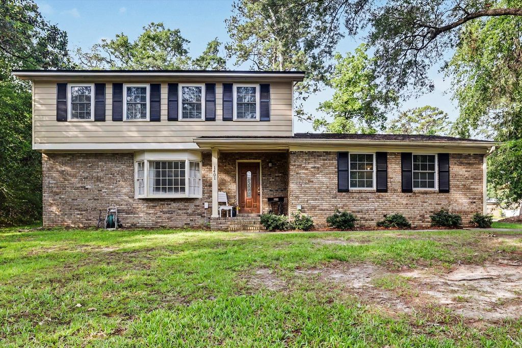 Photo of 1401 Oldfield Drive, Tallahassee, FL 32308 (MLS # 400354)