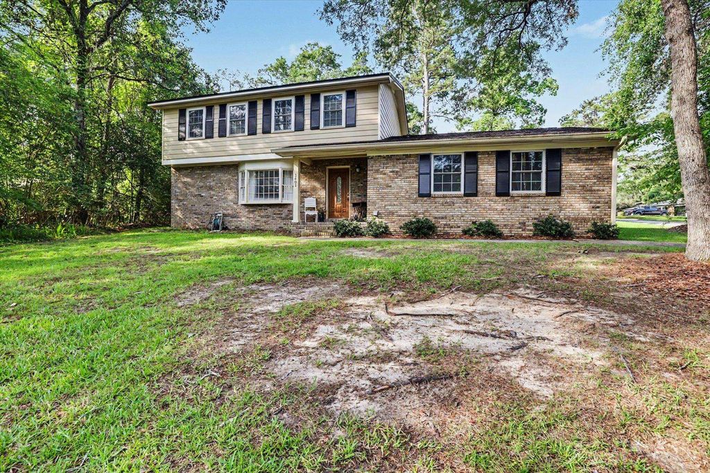 Photo of 1401 Oldfield Drive, Tallahassee, FL 32308 (MLS # 400354)