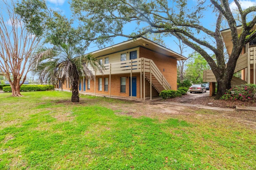 Photo of 457 White Dr Dr #B5/C5, Tallahassee, FL 32304 (MLS # 388431)