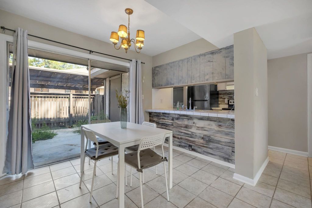 Photo of 216 Westwood Drive, Tallahassee, FL 32304 (MLS # 391170)