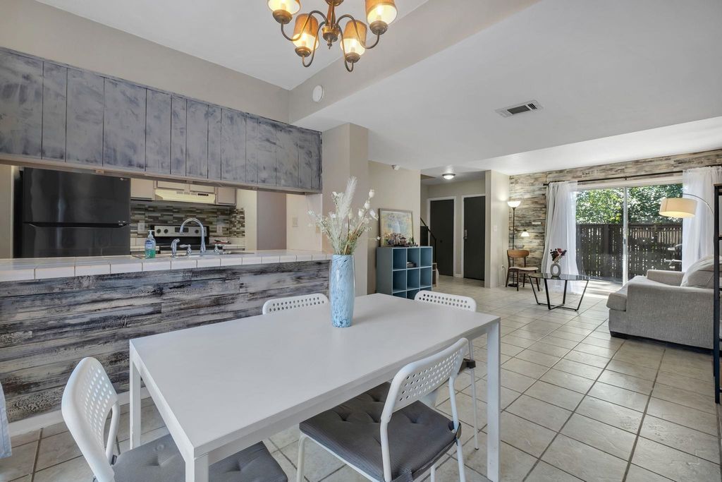 Photo of 216 Westwood Drive, Tallahassee, FL 32304 (MLS # 391170)