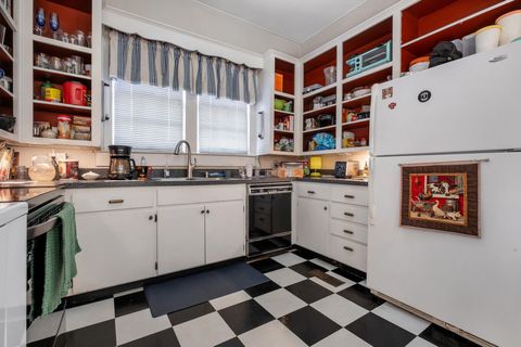 Tiny photo for 237 E Washington Street, Quincy, FL 32351 (MLS # 396871)