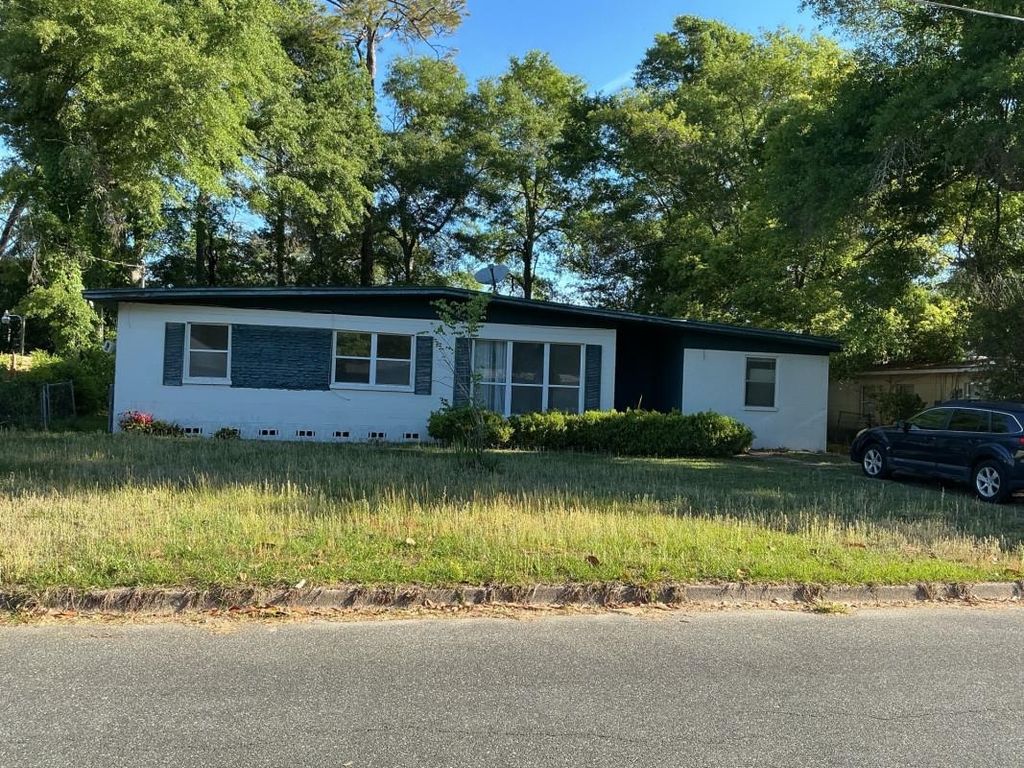 Photo of 822 APACHE Street, Tallahassee, FL 32301 (MLS # 399091)