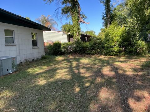 Tiny photo for 822 APACHE Street, Tallahassee, FL 32301 (MLS # 399091)