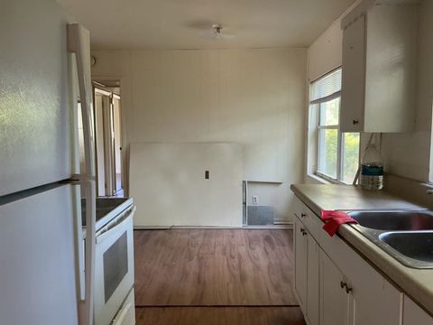 Tiny photo for 822 APACHE Street, Tallahassee, FL 32301 (MLS # 399091)