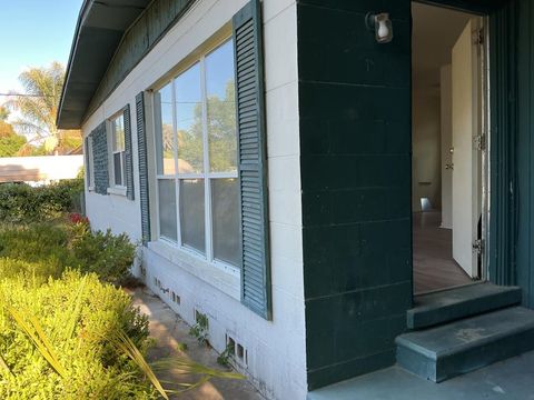 Tiny photo for 822 APACHE Street, Tallahassee, FL 32301 (MLS # 399091)