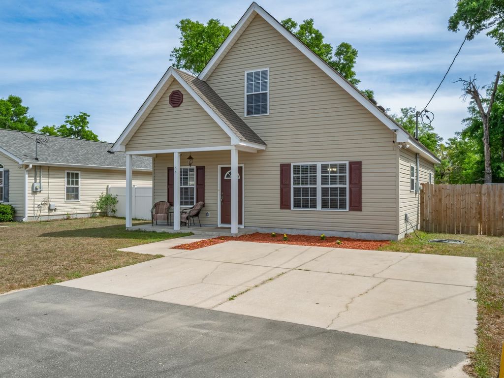 Photo of 35 Short Vine Street, Crawfordville, FL 32327 (MLS # 398998)