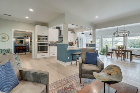 Tiny photo for 2012 Lee Avenue, Tallahassee, FL 32308 (MLS # 397742)