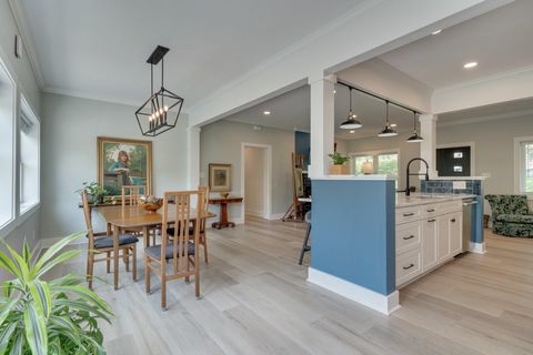 Tiny photo for 2012 Lee Avenue, Tallahassee, FL 32308 (MLS # 397742)