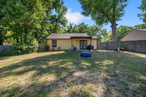 Tiny photo for 5811 BOMBADIL Court, Tallahassee, FL 32303 (MLS # 398873)