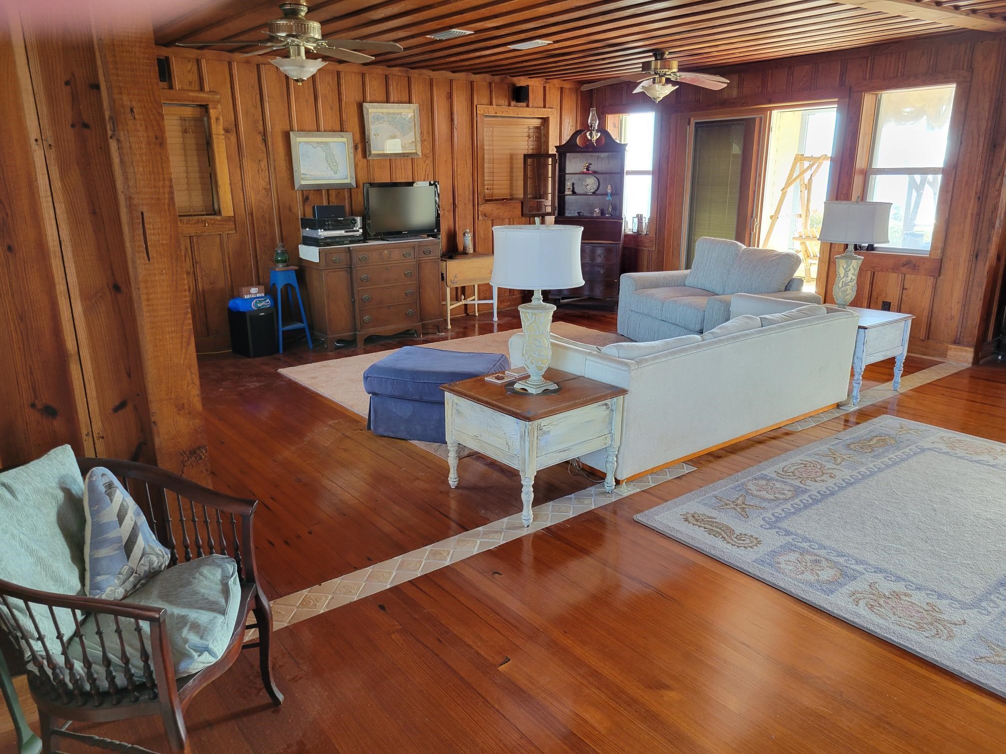 1433 Alligator Drive