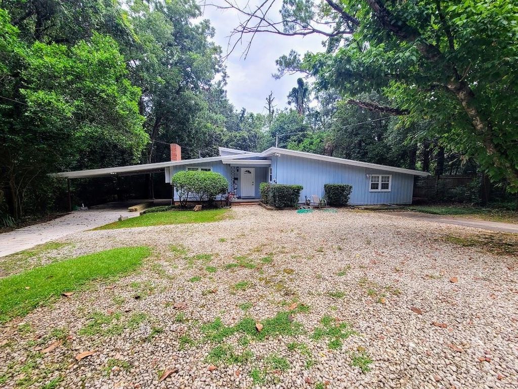 Photo of 229 Westridge Drive, Tallahassee, FL 32304 (MLS # 393694)