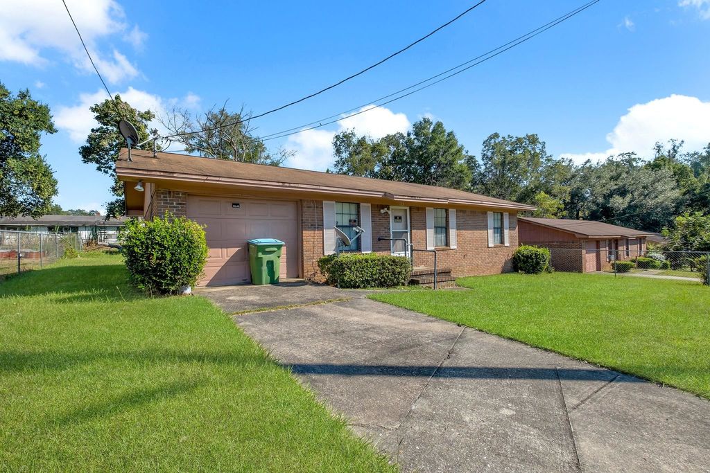 Photo of 123 S Ward Street, Quincy, FL 32351 (MLS # 392592)