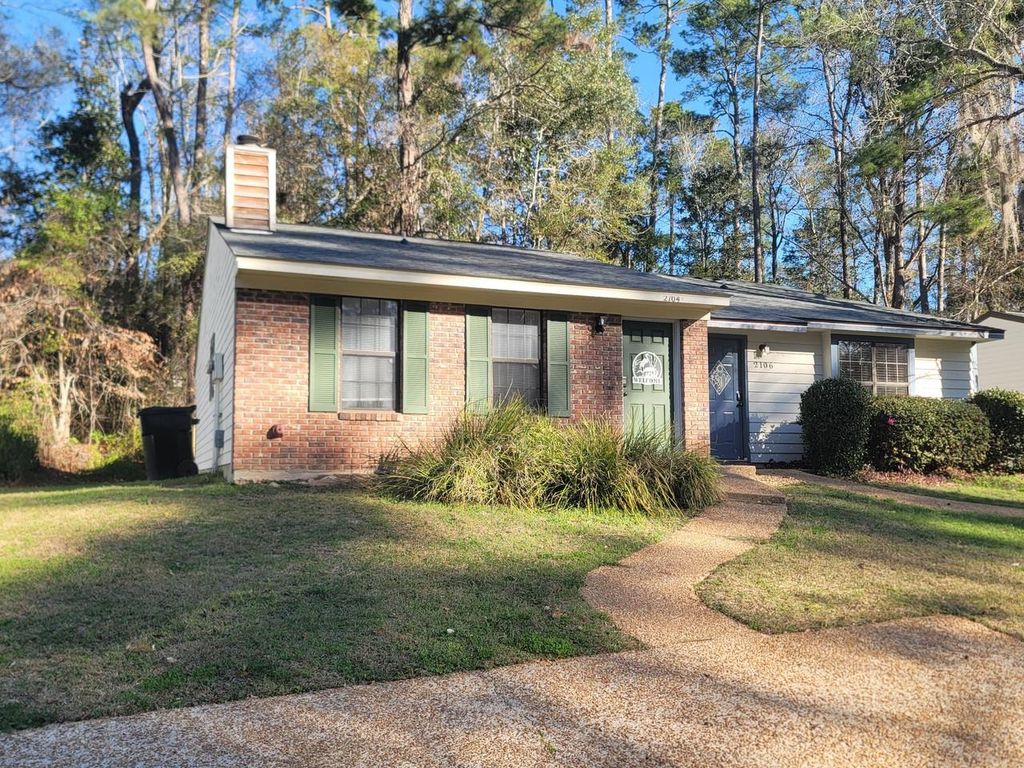 Photo of 2104 Victory Garden Lane, Tallahassee, FL 32301 (MLS # 396490)