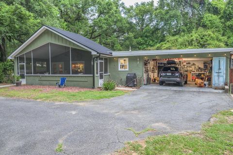 Photo of 3006 Southshore Circle, Tallahassee, FL 32312 (MLS # 385469)