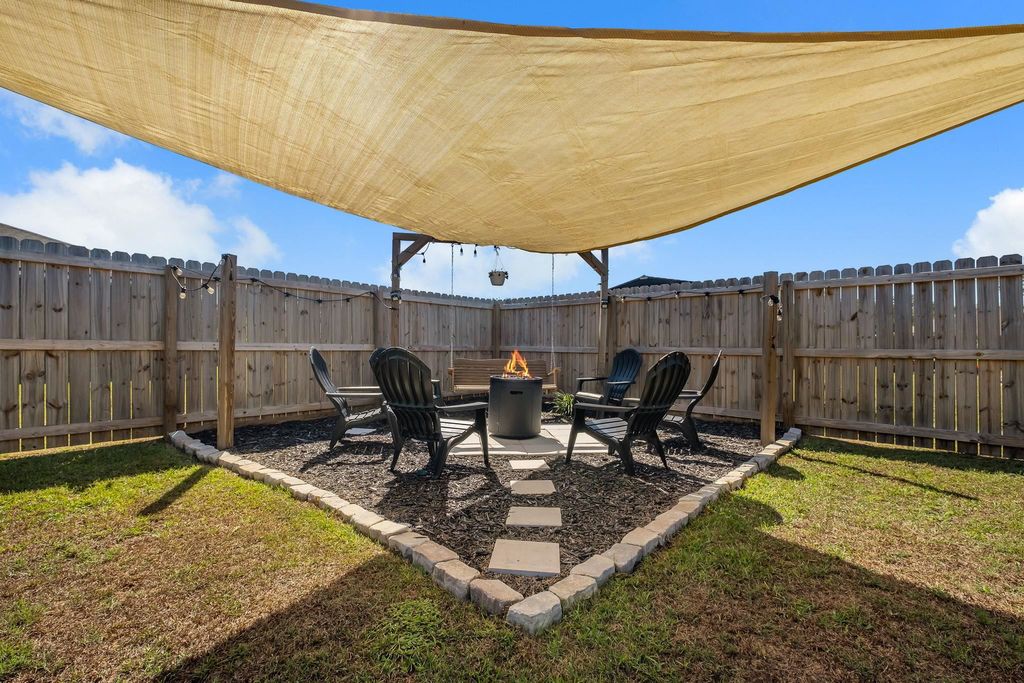 Photo of 61 Planters Ridge Lane, Crawfordville, FL 32327 (MLS # 392481)