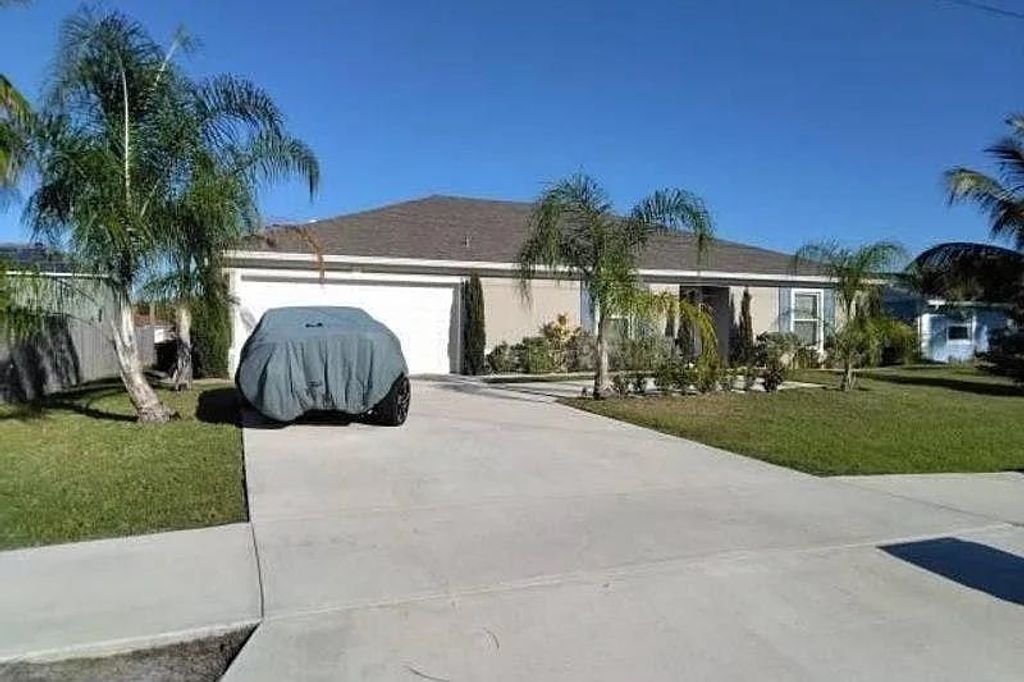 Photo of 361 SW Thornhill Drive, Other Florida, FL 34984 (MLS # 395131)
