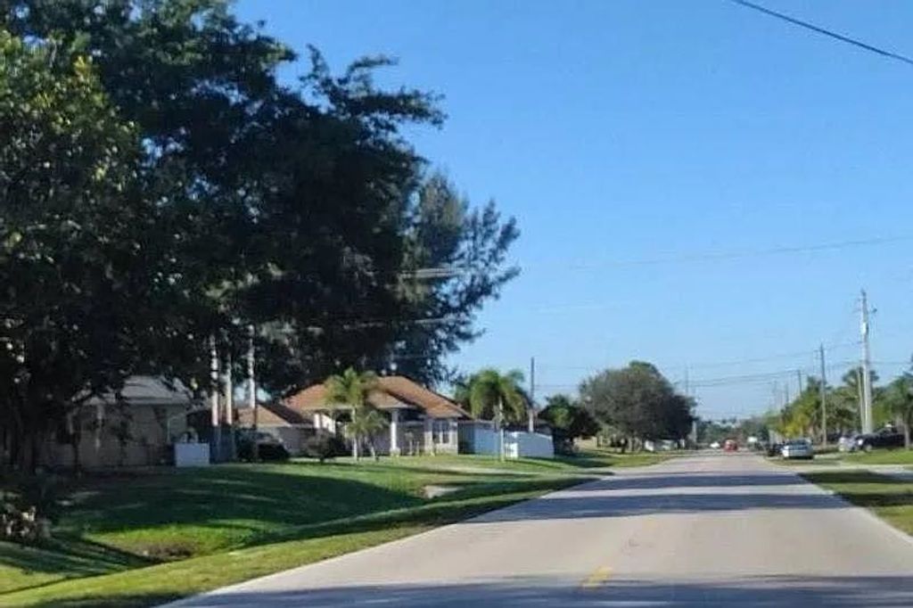 Photo of 361 SW Thornhill Drive, Other Florida, FL 34984 (MLS # 395131)