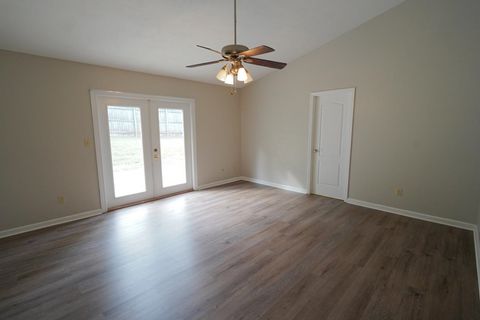 Tiny photo for 1908 E Wagon Wheel Circle, Tallahassee, FL 32317 (MLS # 398558)