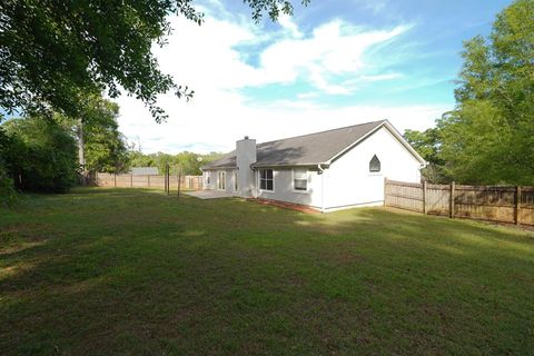 Tiny photo for 1908 E Wagon Wheel Circle, Tallahassee, FL 32317 (MLS # 398558)