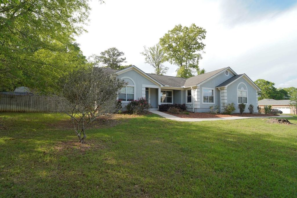 Photo of 1908 E Wagon Wheel Circle, Tallahassee, FL 32317 (MLS # 398558)