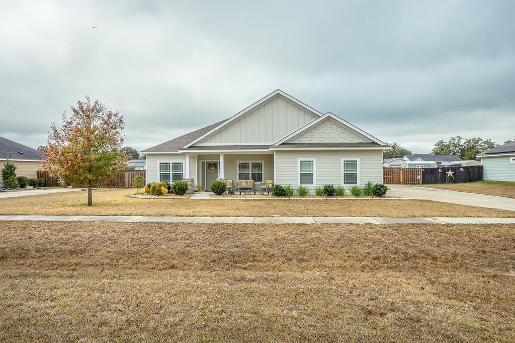 Photo of 305 Tillis Lane, Crawfordville, FL 32327 (MLS # 394098)