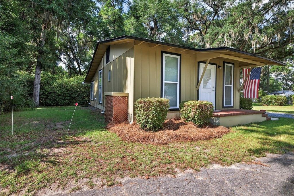 Photo of 4556 Mccall Bridge Road, Quincy, FL 32351 (MLS # 387792)
