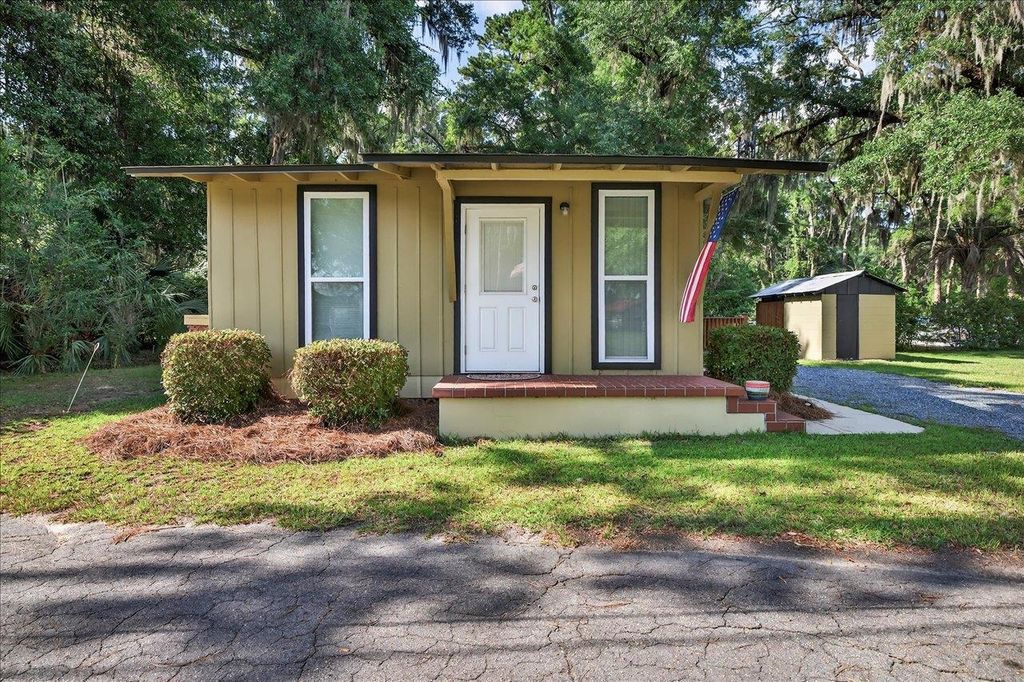 Photo of 4556 Mccall Bridge Road, Quincy, FL 32351 (MLS # 387792)
