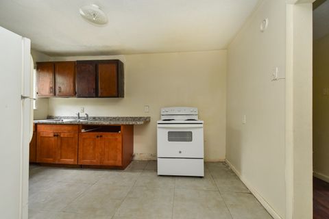 Tiny photo for 203 S 9th Street, Quincy, FL 32351 (MLS # 401596)