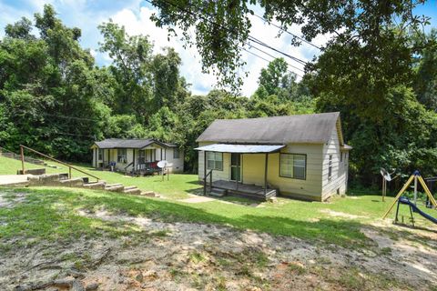 Tiny photo for 203 S 9th Street, Quincy, FL 32351 (MLS # 401596)