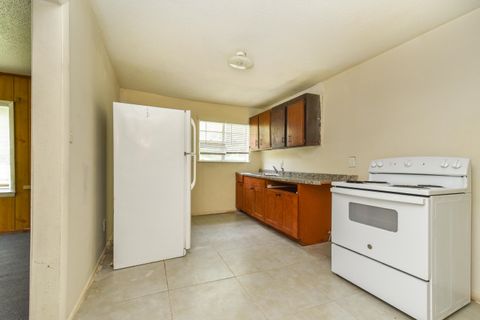 Tiny photo for 203 S 9th Street, Quincy, FL 32351 (MLS # 401596)