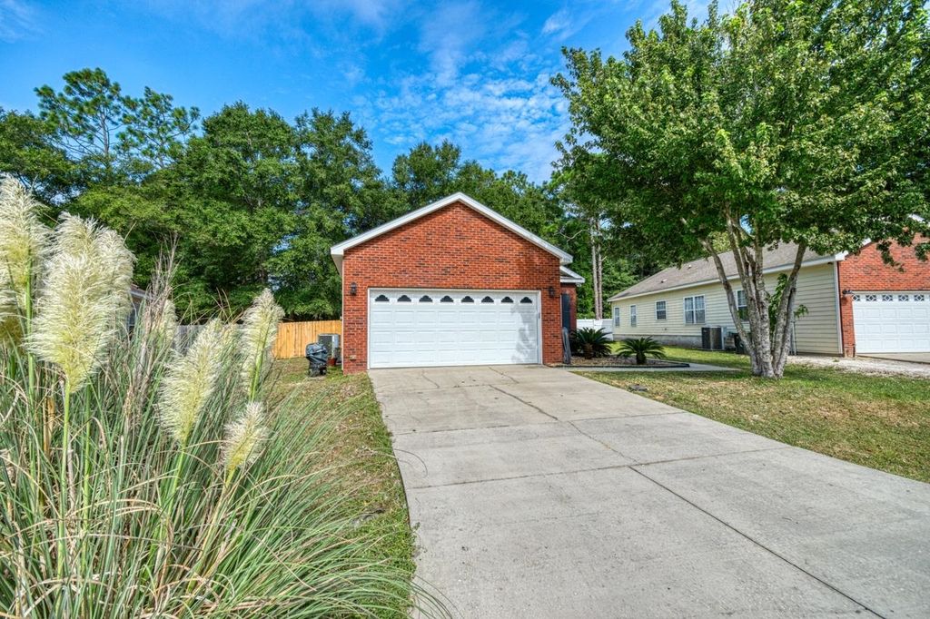 Photo of 994 Crawfordville Trace, Tallahassee, FL 32305 (MLS # 391203)