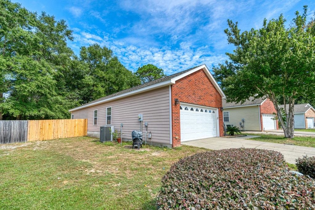 Photo of 994 Crawfordville Trace, Tallahassee, FL 32305 (MLS # 391203)