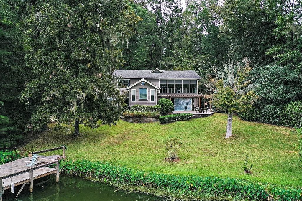 Photo of 2539 Tallavana Trail, Havana, FL 32333 (MLS # 391956)