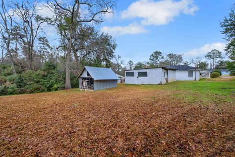 Tiny photo for 50 N Shelfer Street, Quincy, FL 32351 (MLS # 396789)