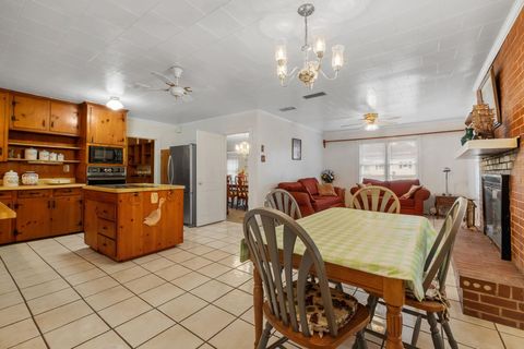 Tiny photo for 50 N Shelfer Street, Quincy, FL 32351 (MLS # 396789)