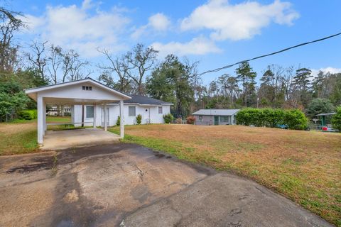 Tiny photo for 50 N Shelfer Street, Quincy, FL 32351 (MLS # 396789)