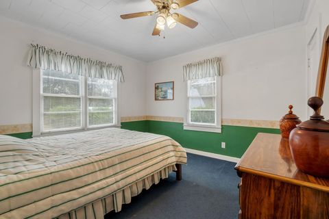 Tiny photo for 50 N Shelfer Street, Quincy, FL 32351 (MLS # 396789)