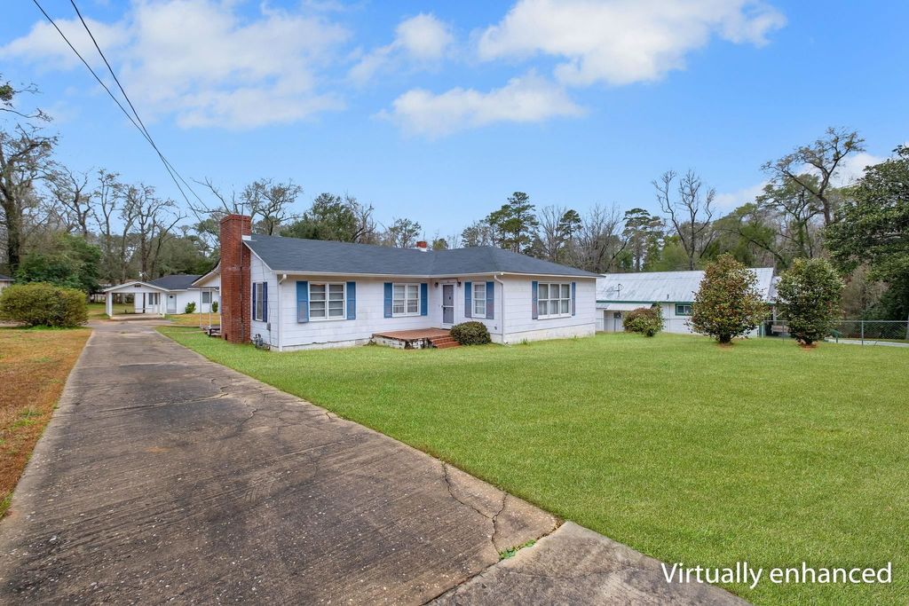 Photo of 50 N Shelfer Street, Quincy, FL 32352 (MLS # 396789)