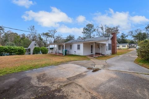 Tiny photo for 50 N Shelfer Street, Quincy, FL 32351 (MLS # 396789)