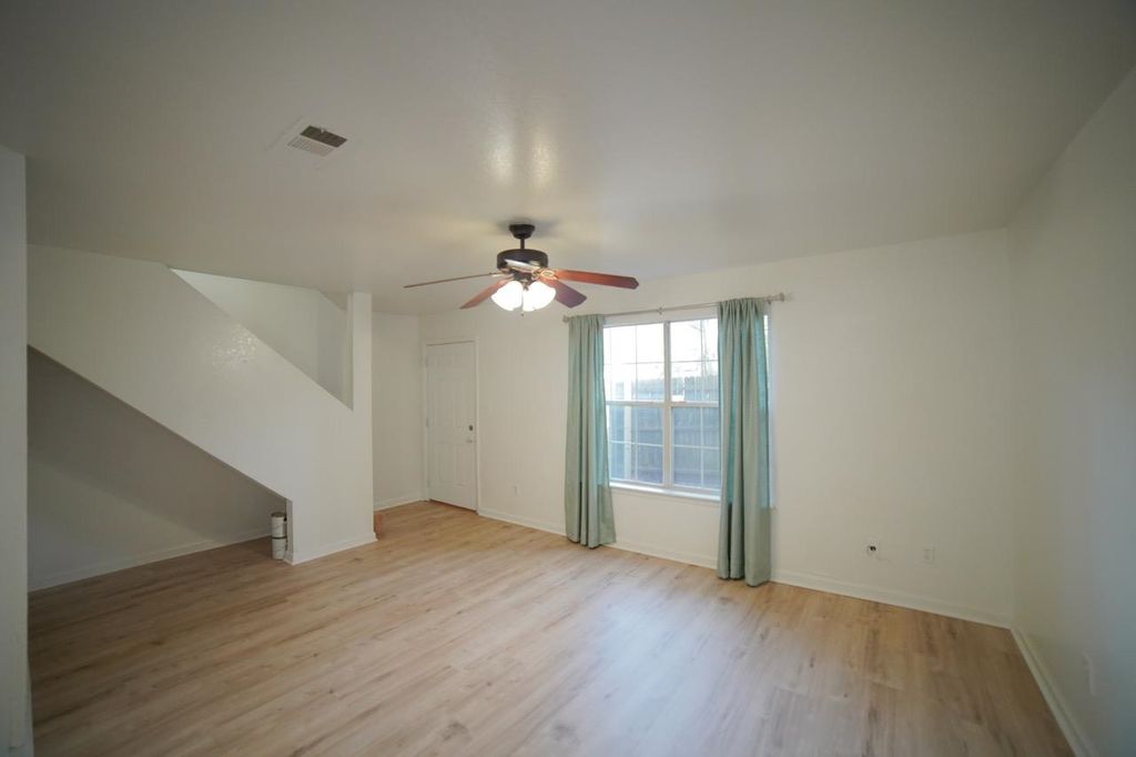 Photo of 1264 Ocala Road #B, Tallahassee, FL 32304 (MLS # 394548)