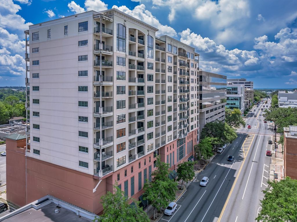 Photo of 121 N Monroe Street #1203, Tallahassee, FL 32301 (MLS # 402334)